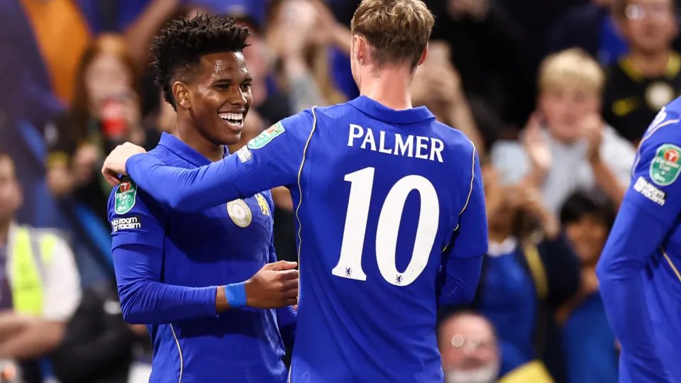 Chelsea e Fulham seguem em frente na Taça da Liga inglesa
