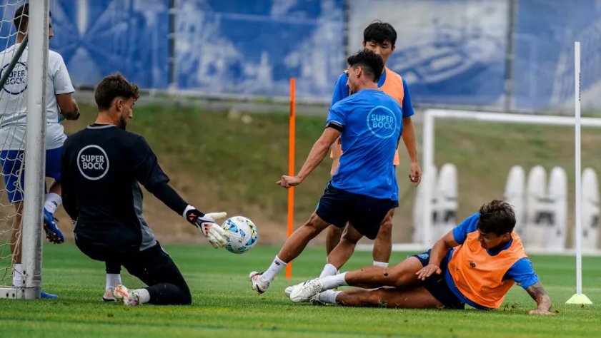 Sete lesionados obrigam Farioli a chamar três jogadores da equipa B